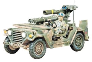 Tamiya 300035125 - Maqueta de vehículo Militar M151A2 Ford MUTT con Lanzador de misiles (Escala 1:35)